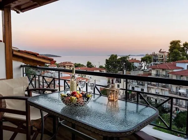 Anna Maria Views 0*, Neos Marmaras